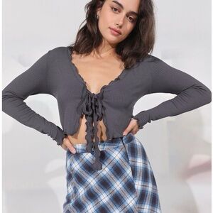 Urban Outfitters UO Verona Lettuce Edge Flyaway Tie Front Crop Top Size Small
